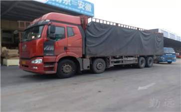 乌鲁木齐到上海9.6米高栏回程车物流园装车