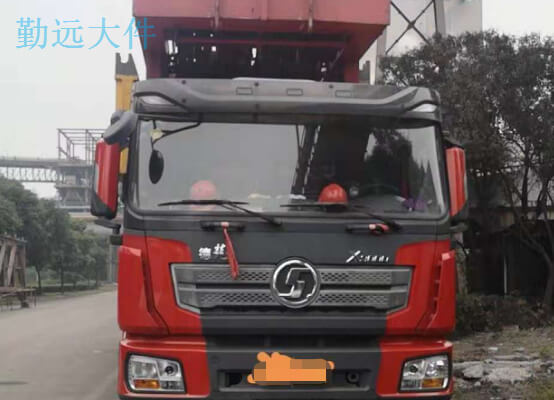 挖掘机运输车