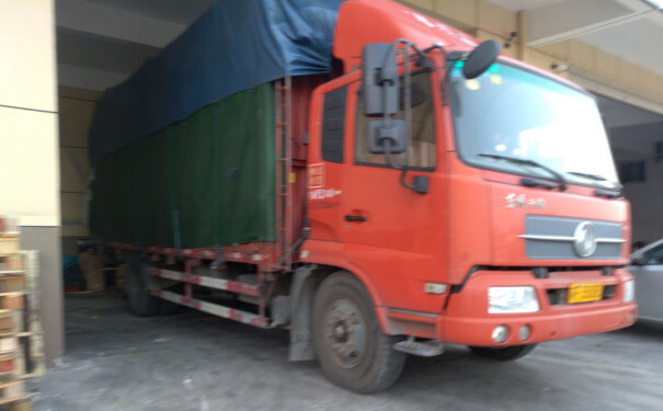 泸县物流公司运输车