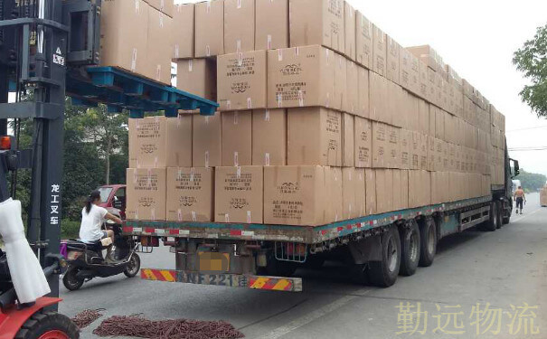 东台物流公司运输车